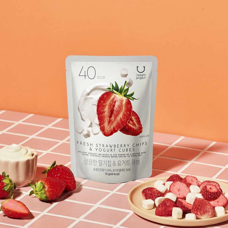 DELIGHT PROJECT Fresh Strawberry Chips & Yogurt Cubes 10g