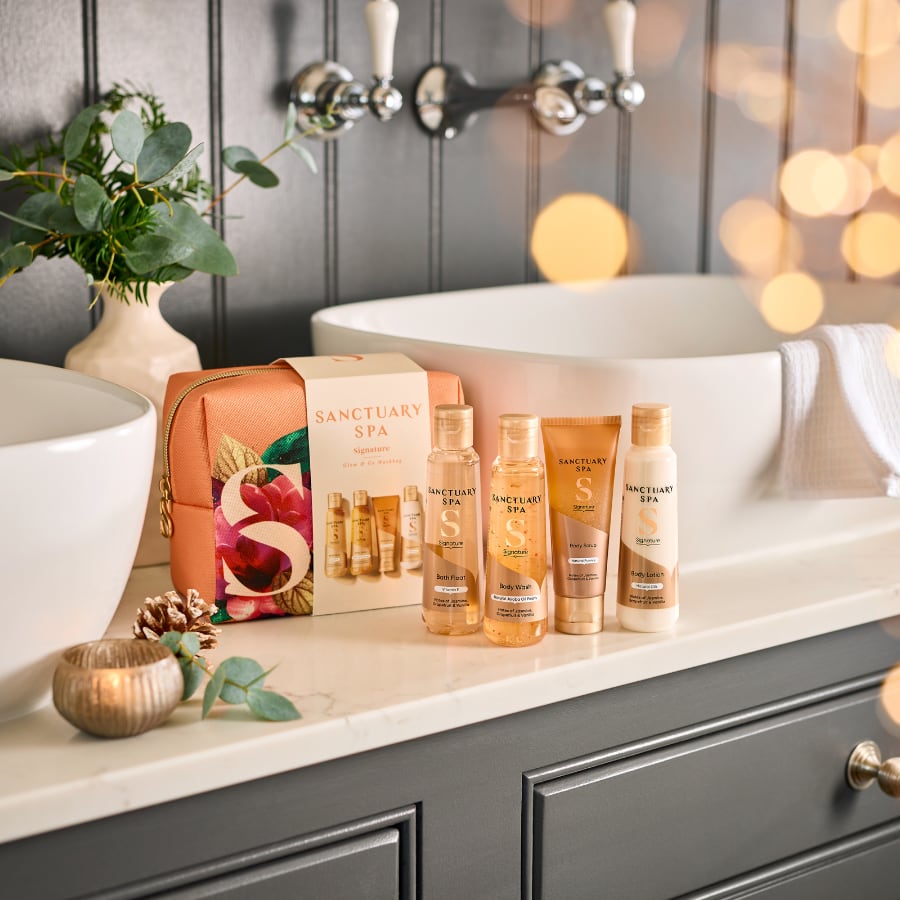 Sanctuary Spa Signature Glow & Go Washbag (4)